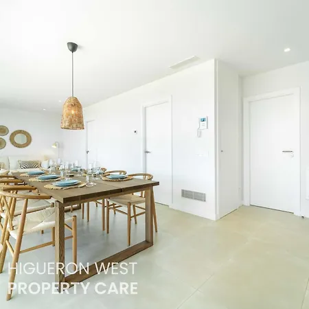 شقة El Sol Sur - South-facing Terrace With Pool Views,