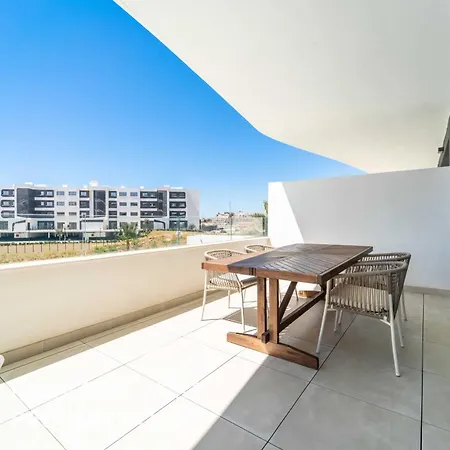 شقة El Sol Sur - South-facing Terrace With Pool Views, *
