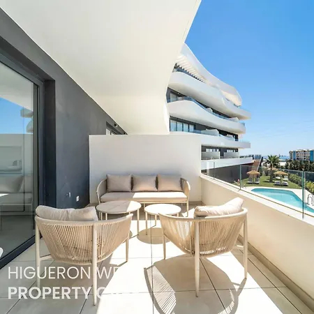 El Sol Sur - South-facing Terrace With Pool Views, شقة فوينخيرولا